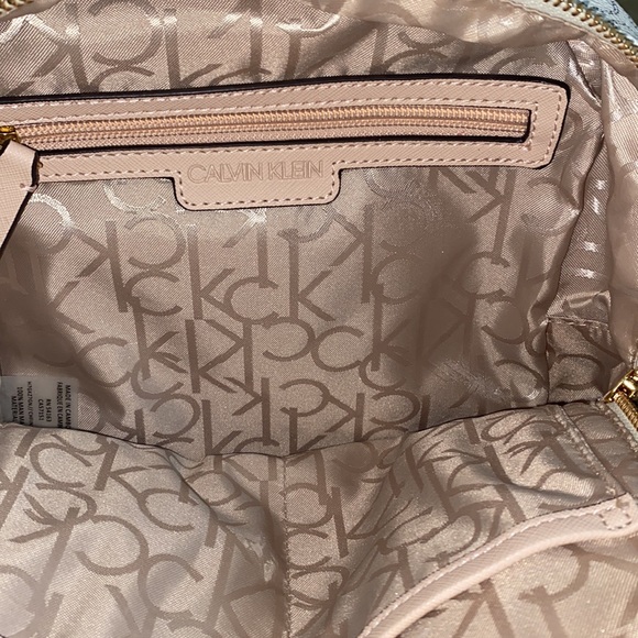 Calvin Klein mini backpack - Picture 3 of 3